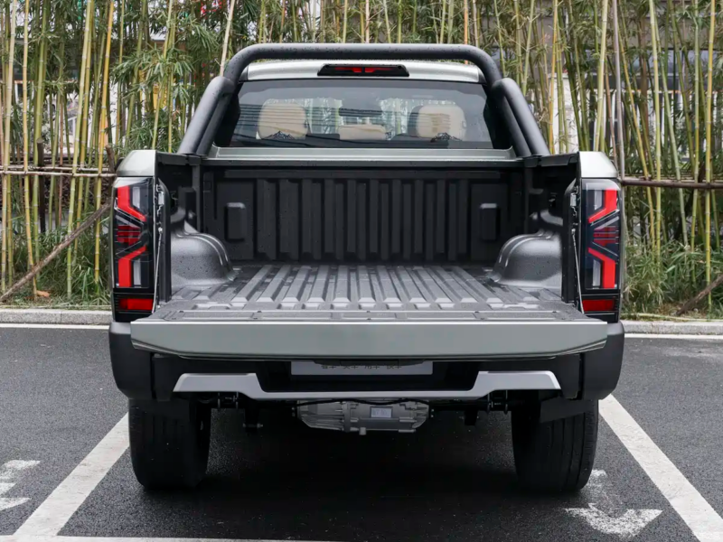 В Китае Chery представила свой первый электропикап Hilma, конкурент Toyota Hilux, по цене от ,300.