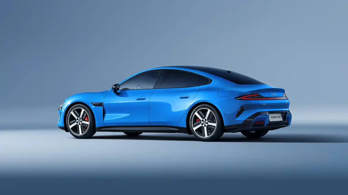 В Китае стартовали предзаказы на новый Xiaomi SU7 по цене ,800, предлагающий запас хода 902 км и множество улучшений.