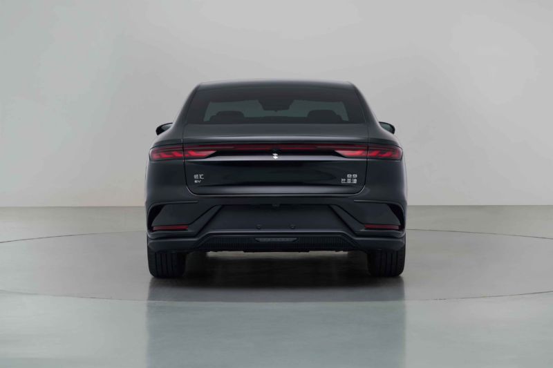 В Китае BYD запустила суббренд для смягчения негативного влияния продаж на таксопарки