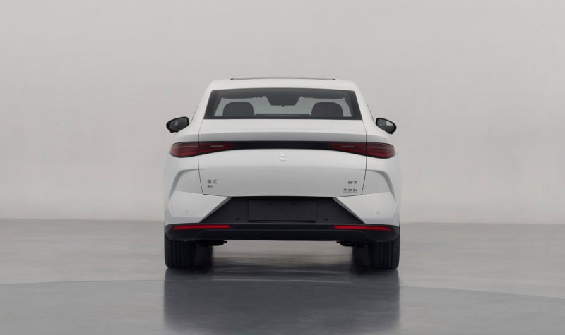 В Китае BYD запустила суббренд для смягчения негативного влияния продаж на таксопарки