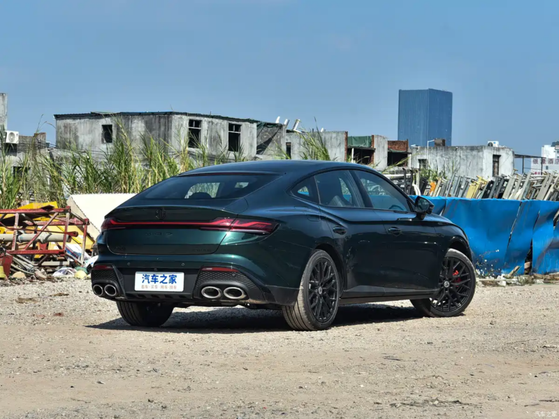 В Китае компания SAIC MG представила MG7 2026 года с ИИ-кокпитом и ADAS, цена от ,700.