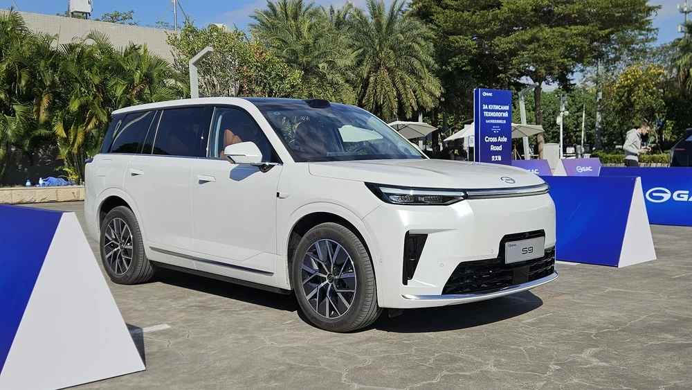 GAC S9 тест в китае сбоку спереди