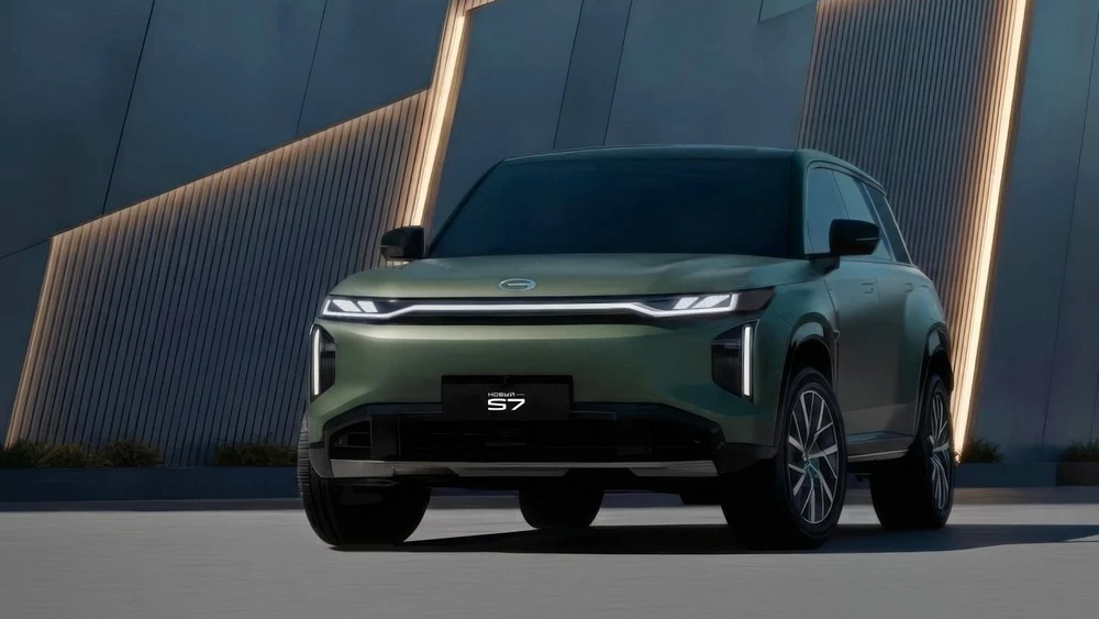 GAC S7 для России сбоку спереди