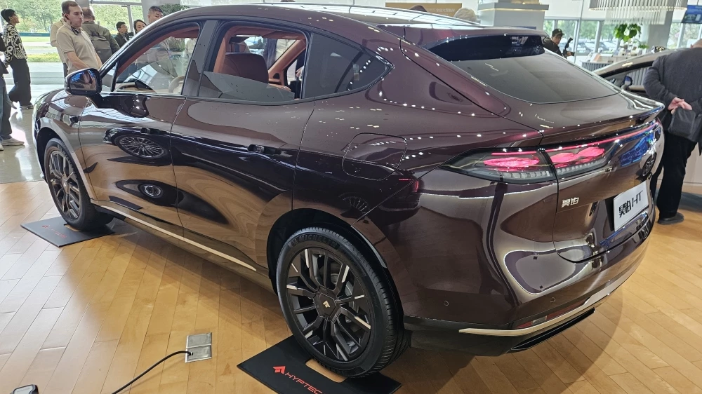 Электрический кроссовер Hyptec HT сбоку сзади гуанчжоу