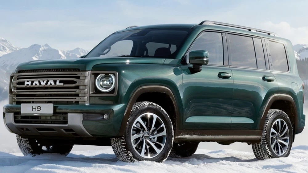 Внедорожник Haval H9 2026 модельного года сбоку спереди