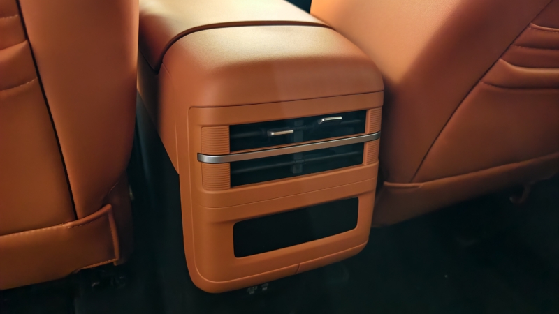 В Китае BYD Ti7 – тест полноприводного городского кроссовера в максимальной комплектации.