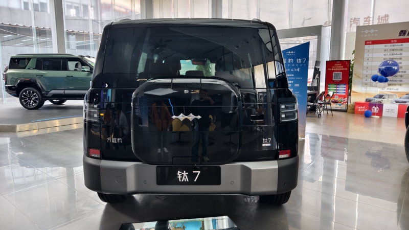 В Китае BYD Ti7 – тест полноприводного городского кроссовера в максимальной комплектации.