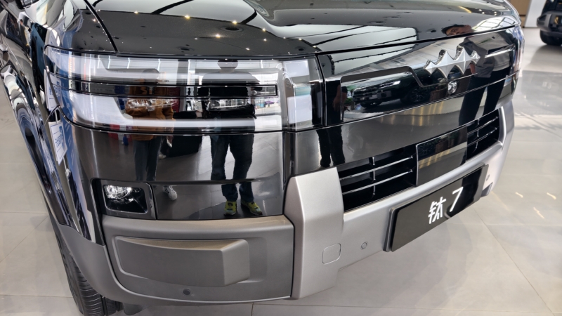 В Китае BYD Ti7 – тест полноприводного городского кроссовера в максимальной комплектации.