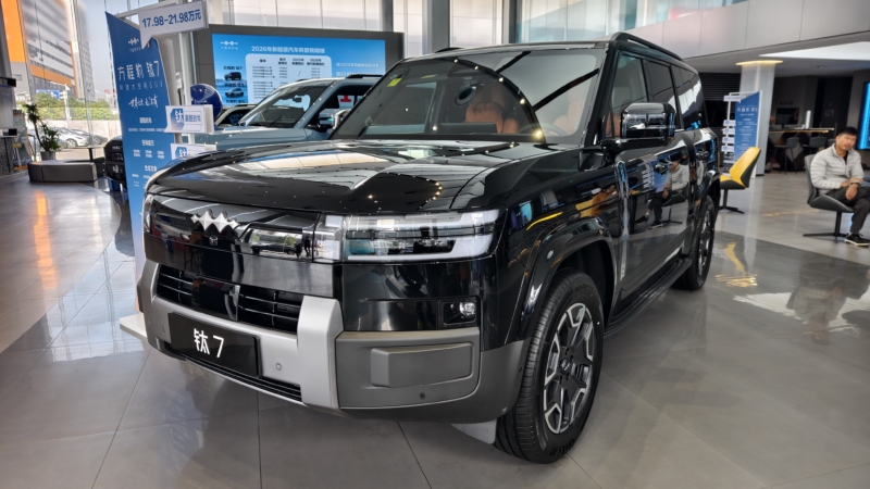 В Китае BYD Ti7 – тест полноприводного городского кроссовера в максимальной комплектации.