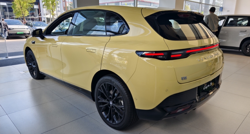 В Китае Leapmotor B05: динамика заднеприводного электромобиля в новом хэтчбеке.