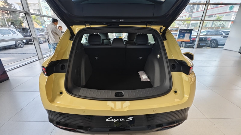 В Китае Leapmotor B05: динамика заднеприводного электромобиля в новом хэтчбеке.