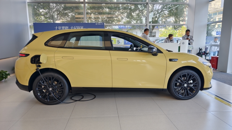 В Китае Leapmotor B05: динамика заднеприводного электромобиля в новом хэтчбеке.