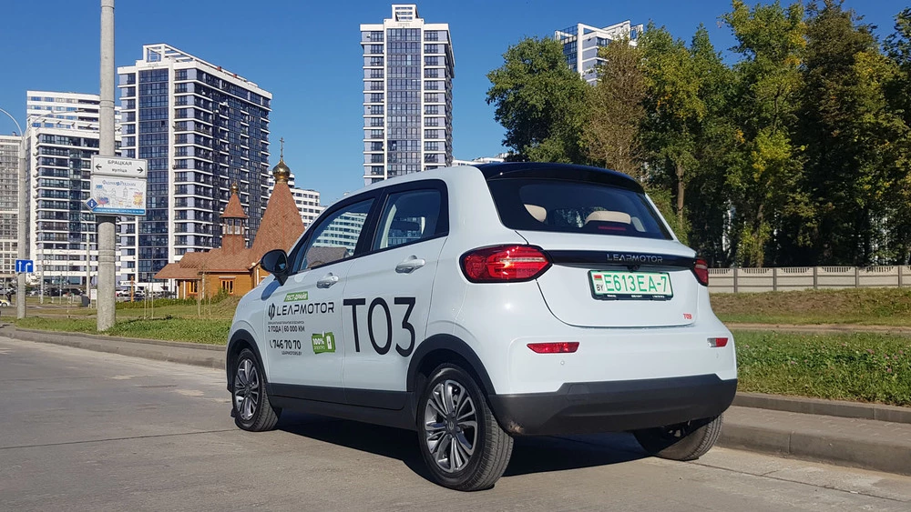 Leapmotor T3 в Беларуси сбоку сзади обзор тест