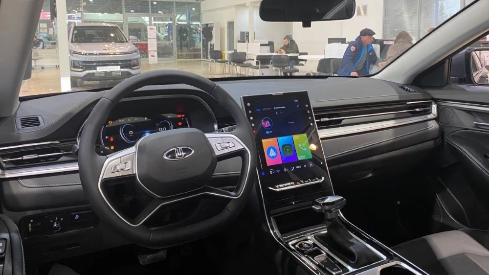 Лифтбек Москвич 6 у дилера в автосалоне Автоград Тюмень салон интерьер