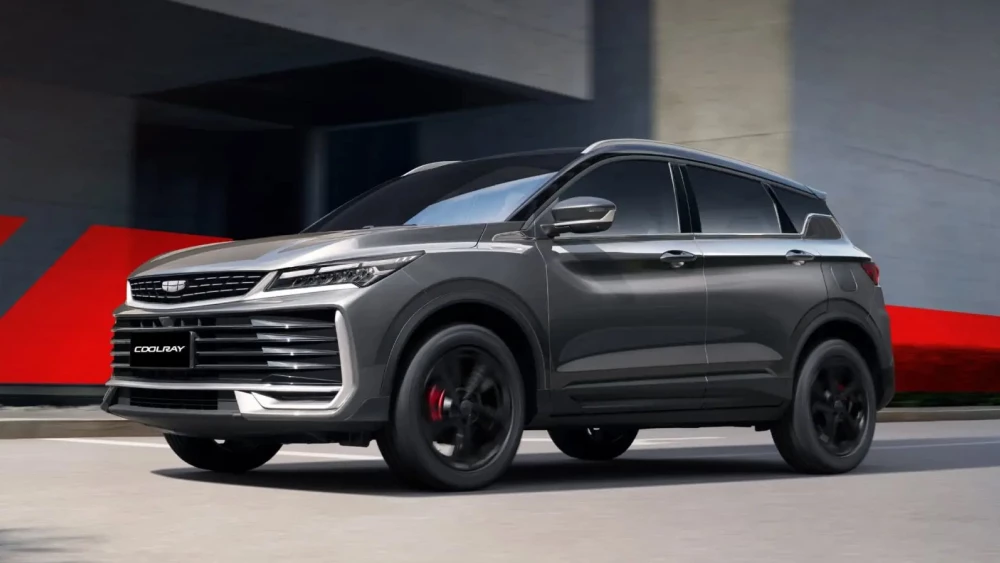 Новый Geely Coolray может появиться в России кроссовер сбоку спереди серый