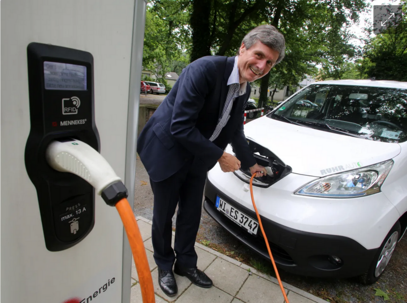 В Китае, по мнению автоэксперта, Европа отстает на 20 лет в развитии аккумуляторных технологий.