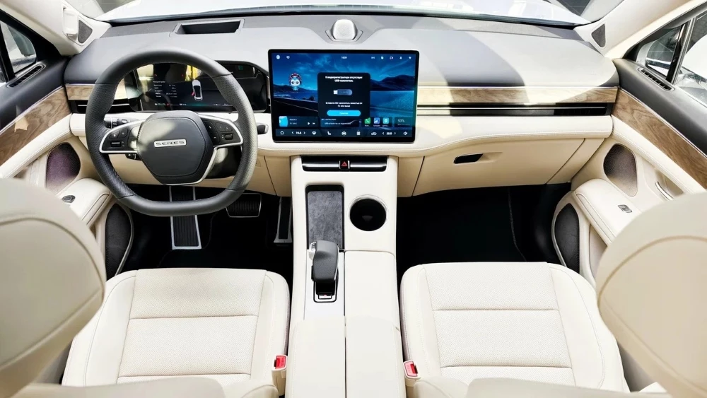 Интерьер салон Seres M5 у дилера а-драйв воронеж