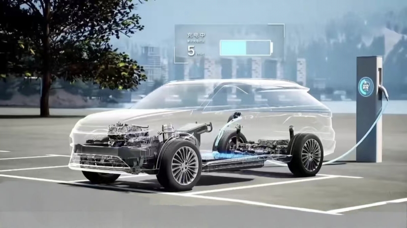 В Китае представлен первый внедорожник GWM длиной 5,3 м с запасом хода 400 км и гибридной эффективностью 6,3 л/100 км.