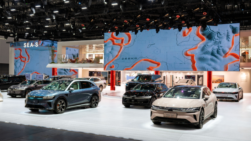 В Китае обновленные Zeekr 007 и Zeekr 7GT с системой 900В появятся во втором квартале 2026 года.