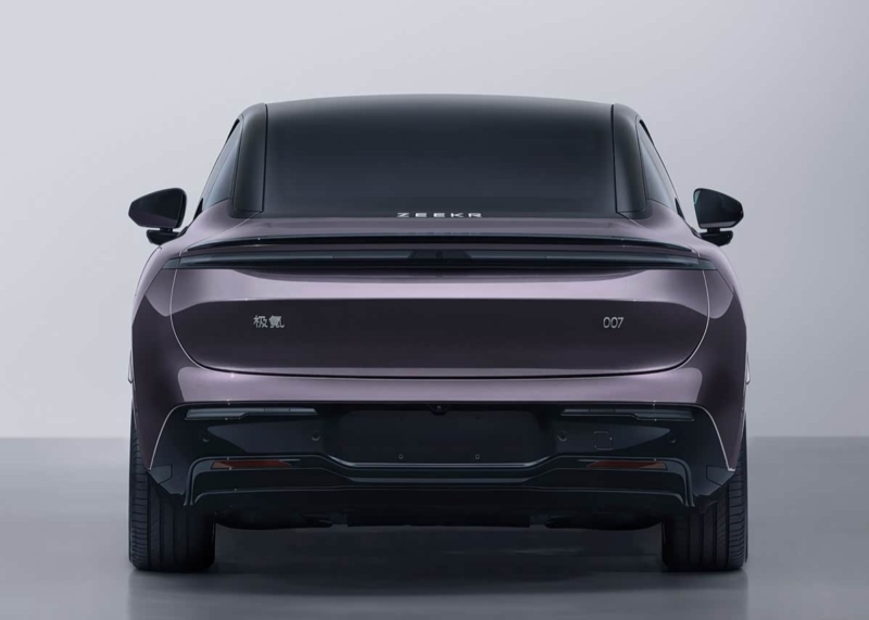 В Китае показали обновлённые Zeekr 007 GT и 007 EV с максимальной мощностью до 784 л.с.
