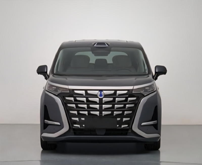 В Китае обновленный электромобиль BYD Denza D9 получил более мощный электромотор на 456 л.с. и буст на 148 л.с.