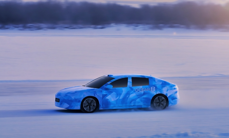 В Китае появились изображения тестового образца флагманского седана BYD Seal 08 во время зимних испытаний.