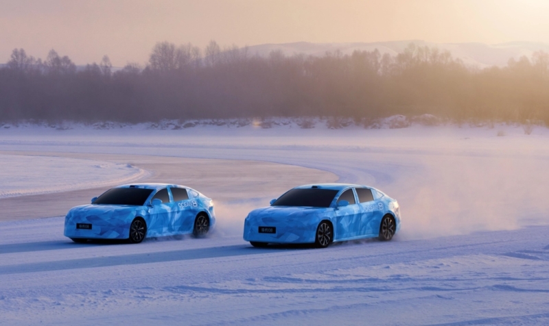 В Китае появились изображения тестового образца флагманского седана BYD Seal 08 во время зимних испытаний.