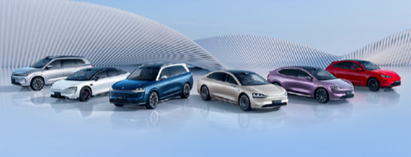 В Китае Geely обогнала BYD по продажам легковых автомобилей, а Huawei HIMA вошла в топ-10 лидеров рынка.