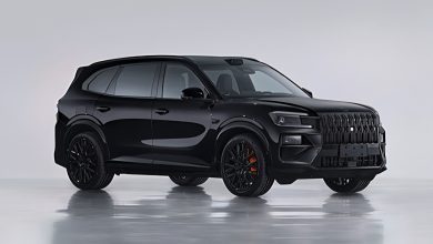 В Китае заметили спортивную версию Zeekr 8X PHEV с электроспойлером и полностью черным экстерьером.