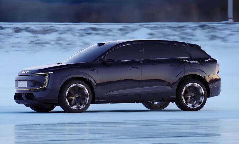 В Китае представлен массовый крупный внедорожник Audi E7X, прошедший испытания в холодную погоду.