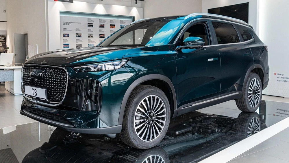 Tenet T8 у дилера в автосалоне новый купить сбоку спереди автодин