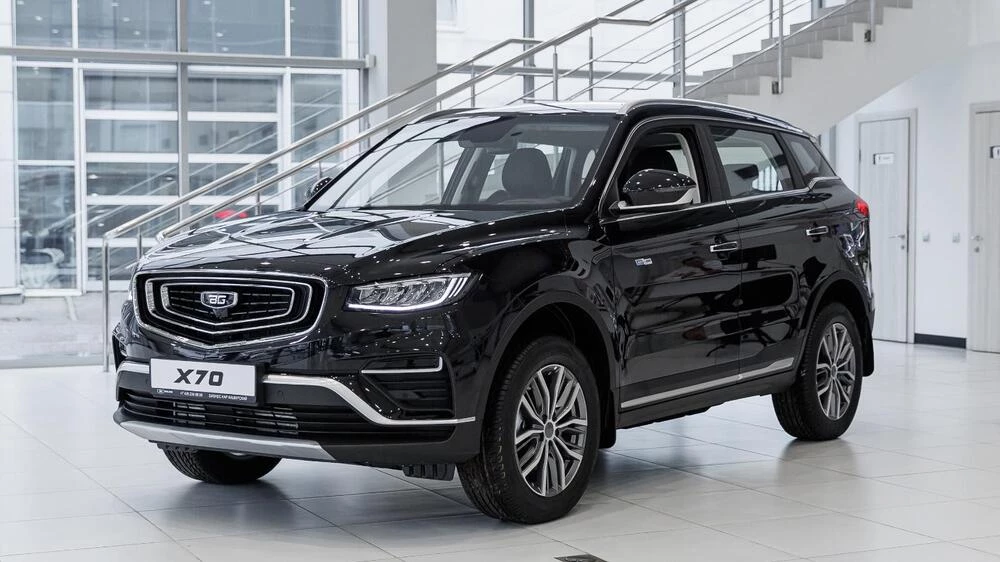 belgee x70 дорестайлинговый сбоку спереди у дилера бизнес кар