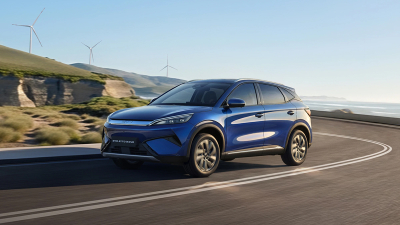 В Китае представлен BYD Atto 3 Evo с инновационной 800-вольтной системой, полным приводом и ускоренной зарядкой.