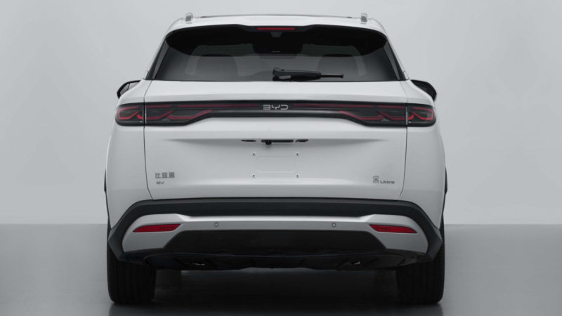 В Китае тизер нового кроссовера BYD Song Ultra EV мощностью 362 л.с. перед запуском
