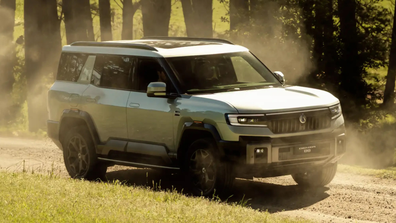 В Китае кроссовер Denza B8 от BYD получил высший рейтинг в краш-тесте ANCAP.