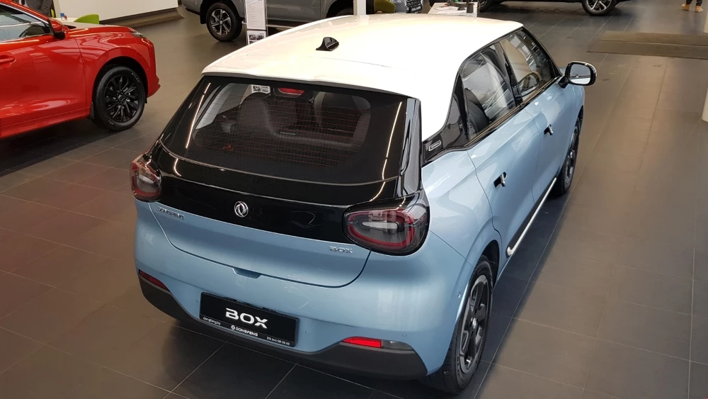 Электромобиль Dongfeng Box EV 330 Plus сзади сверху у дилера в беларуси