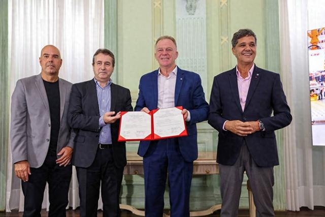 В Китае объявлено о строительстве нового завода в Бразилии, мощностью 200 000 автомобилей в год.