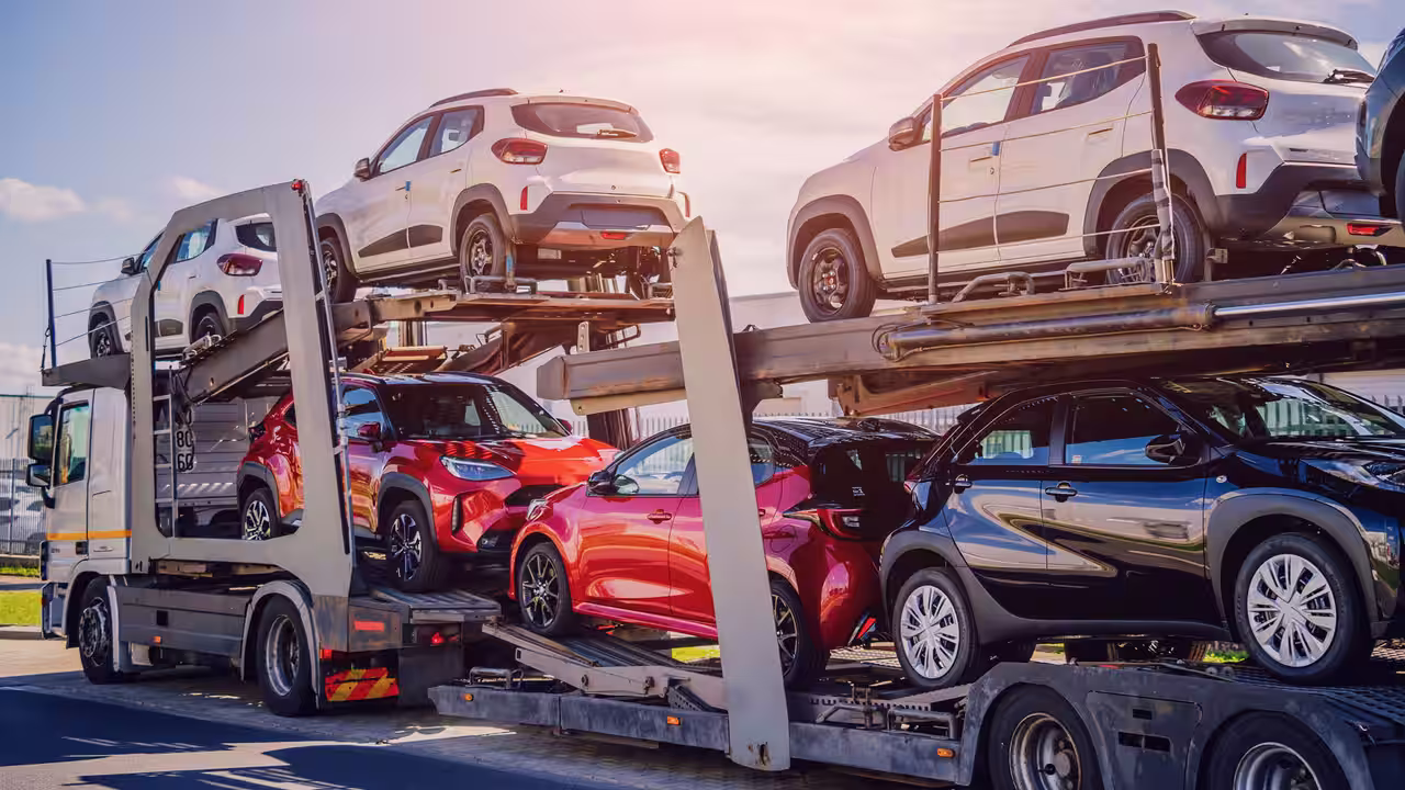 В России повышение утильсбора с 1 апреля вероятно приведет к скачку цен на Toyota RAV4 и Geely Monjaro. В России повышение утильсбора с 1 апреля вероятно приведет к скачку цен на Toyota RAV4 и Geely Monjaro.