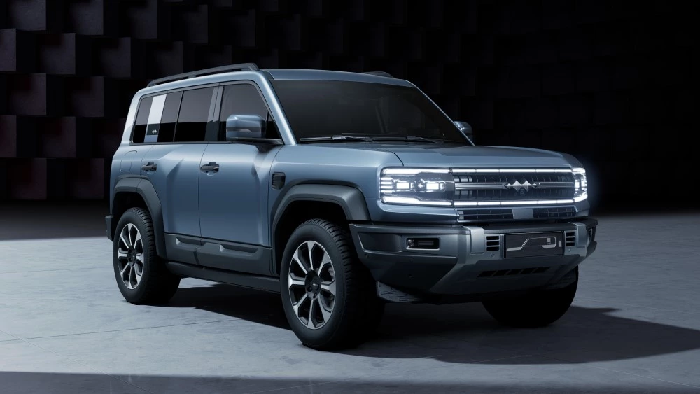 Кроссовер Fang Cheng Bao Leopard 5 от BYD сбоку спереди