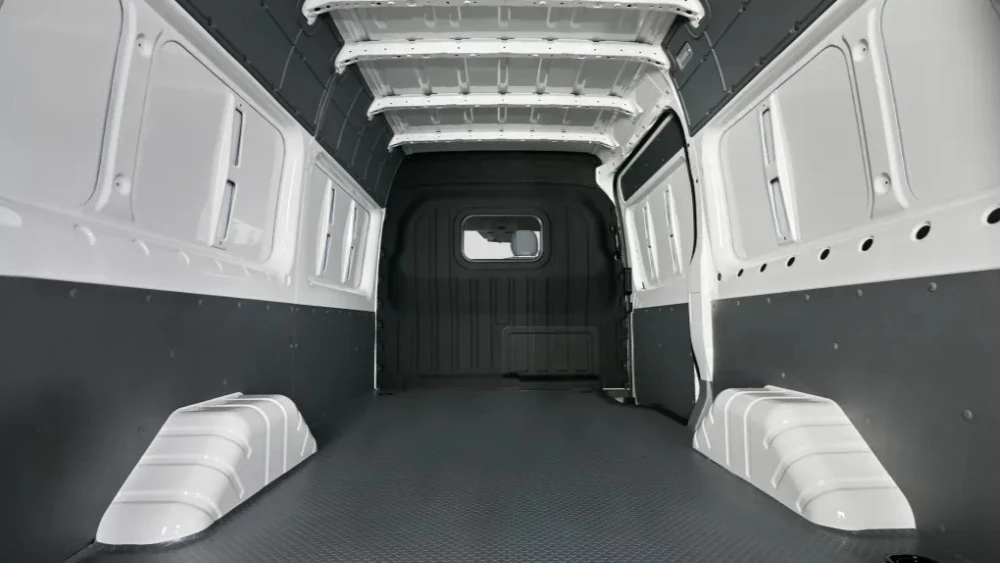 Фургон Foton Toano Pro салон интерьер грузовой отсек