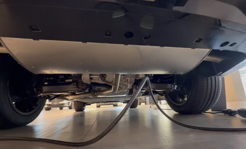 GAC S7 у дилера в автосалоне днище глушитель подвеска