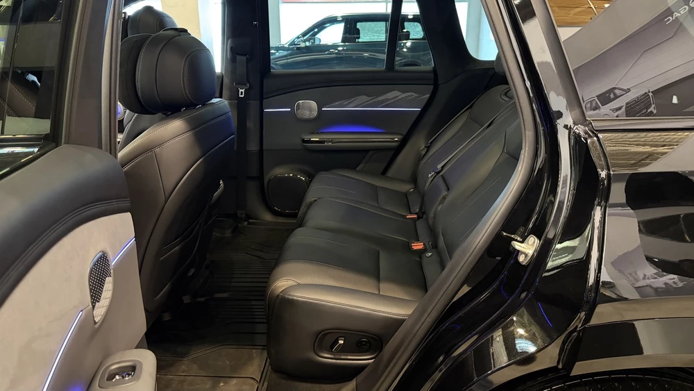 GAC S7 у дилера в автосалоне салон интерьер второй ряд сиденья