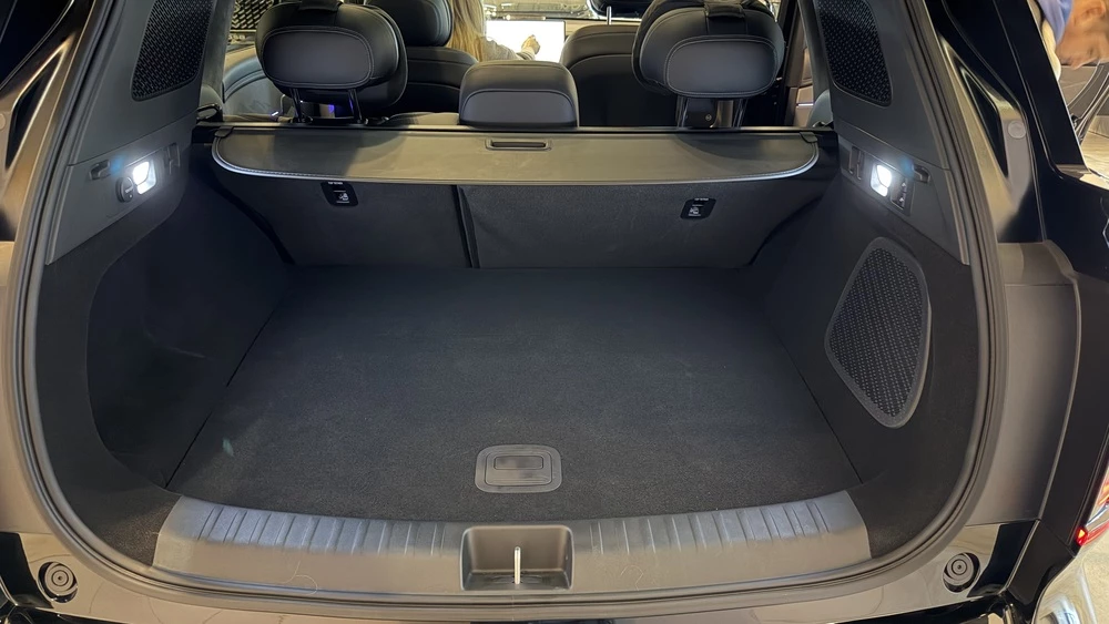 GAC S7 у дилера в автосалоне салон интерьер багажник