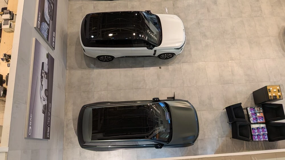 GAC S7 у дилера в автосалоне сверху