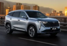 В России новая версия Geely Atlas с 1,5-литровым мотором: каковы её цены?