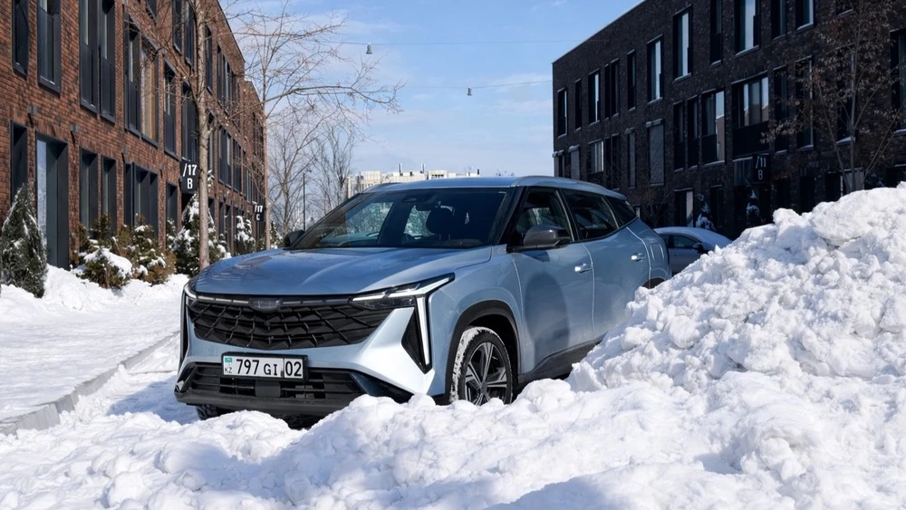 Geely Galaxy CITYRAY в казахстане сбоку спереди