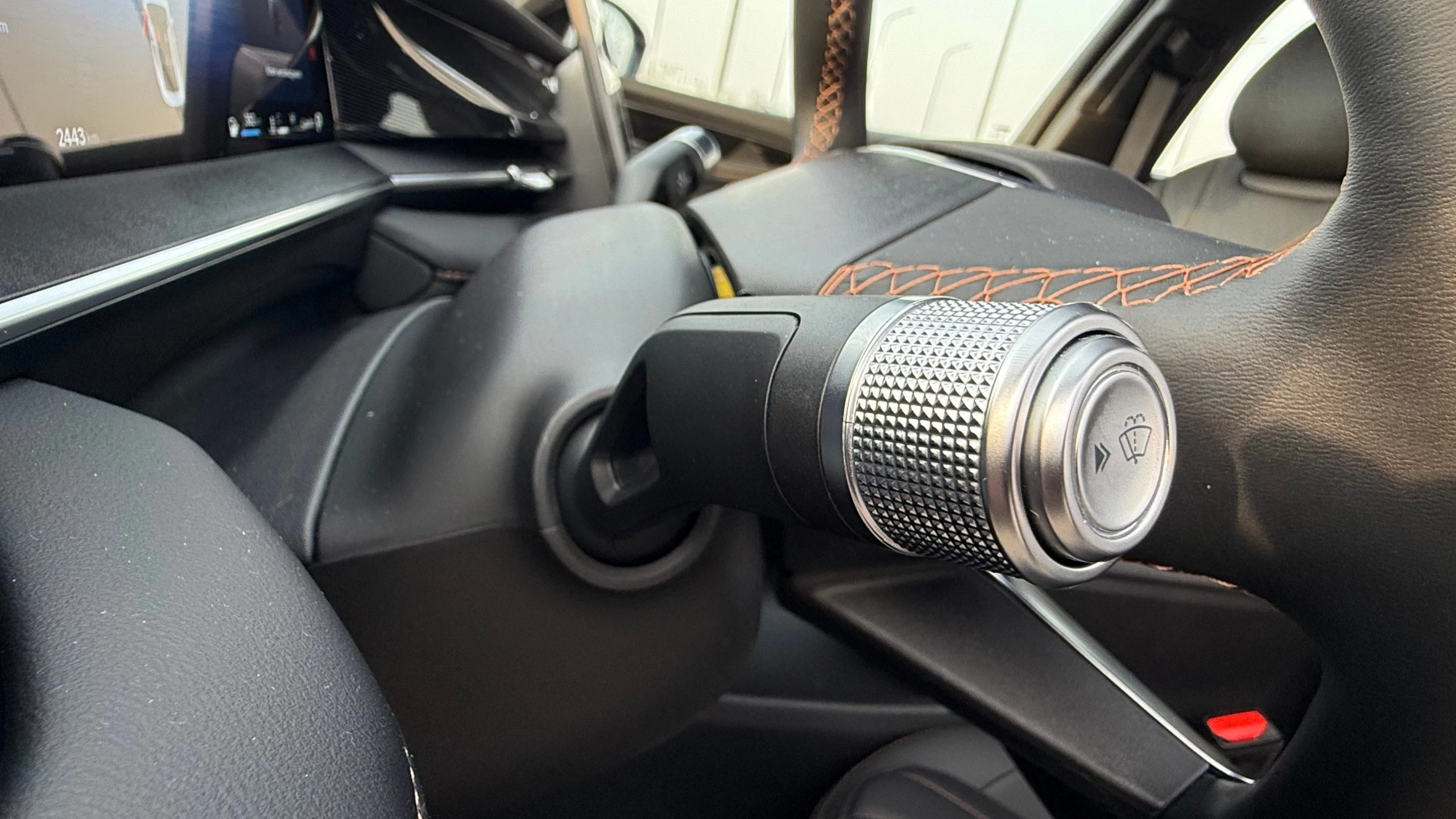 Geely Galaxy Preface в Казахстане салон интерьер подрулевой рычажок