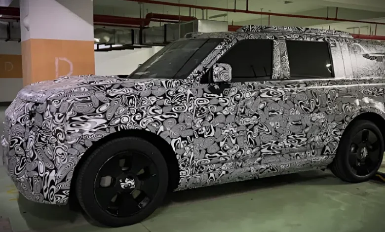 В Китае возрождённый Freelander под новым брендом Chery, отказавшимся от "дома брендов" JLR, замечен в новой электрической версии.