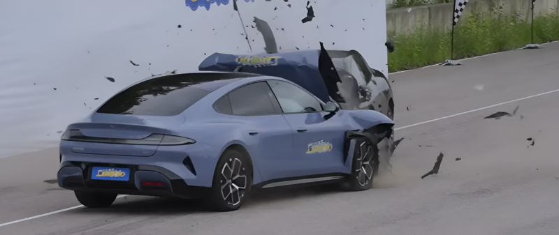 В Китае автоблогер-миллионник судится с Xiaomi из-за видео краш-теста