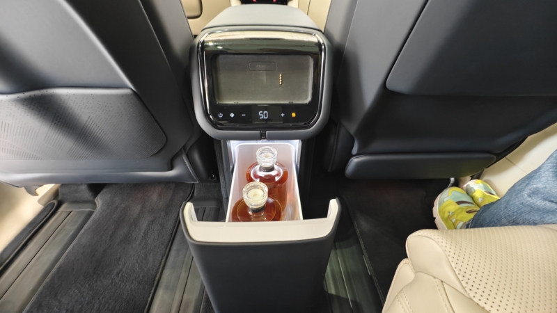 В Китае владельцы Range Rover и Bentley пересаживаются на Zeekr 9X, свидетельствуют сообщения.